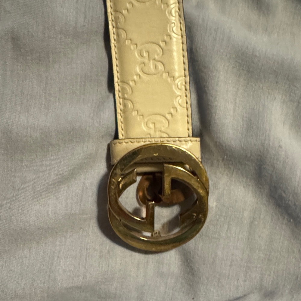 Gucci belt (off white color not brand) gold buckle